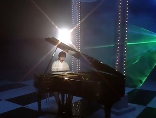 《越吻越伤心》《每夜唱不停》林子祥阿Lam高清MV怀旧金曲