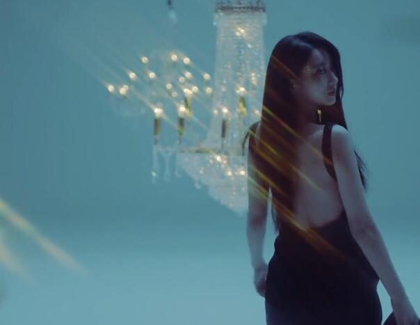 大长腿女团[9MUSES]景丽solo《BLUE MOON》高清MV